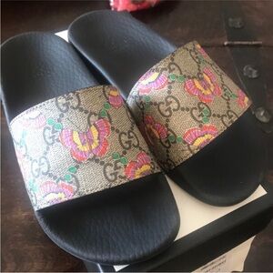 Gucci Multicolor Butterfly Print Slides
US size Kids 10 to 2T